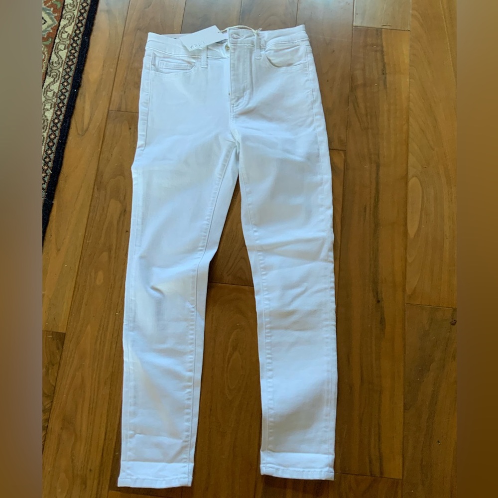 NWT Vervet white skinnies